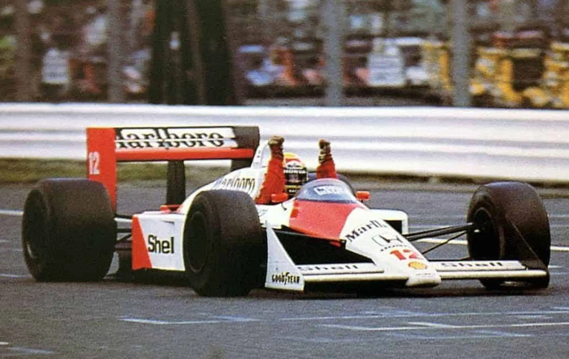 Ayrton-Senna-1988-Japanese-
