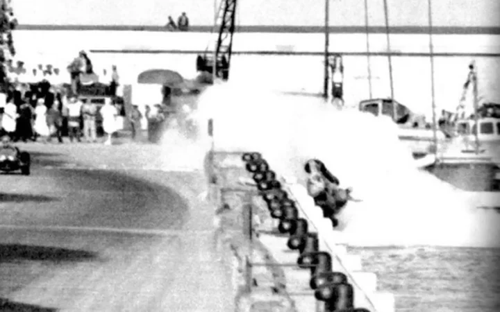 Alberto Ascari plunges into the Monaco harbour 1955