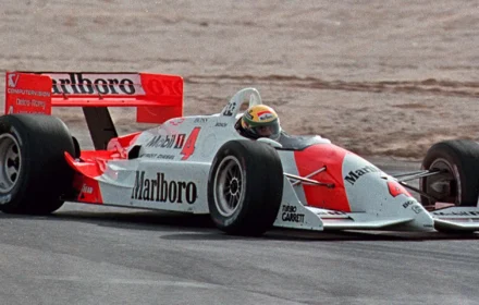 Senna Tests IndyCar